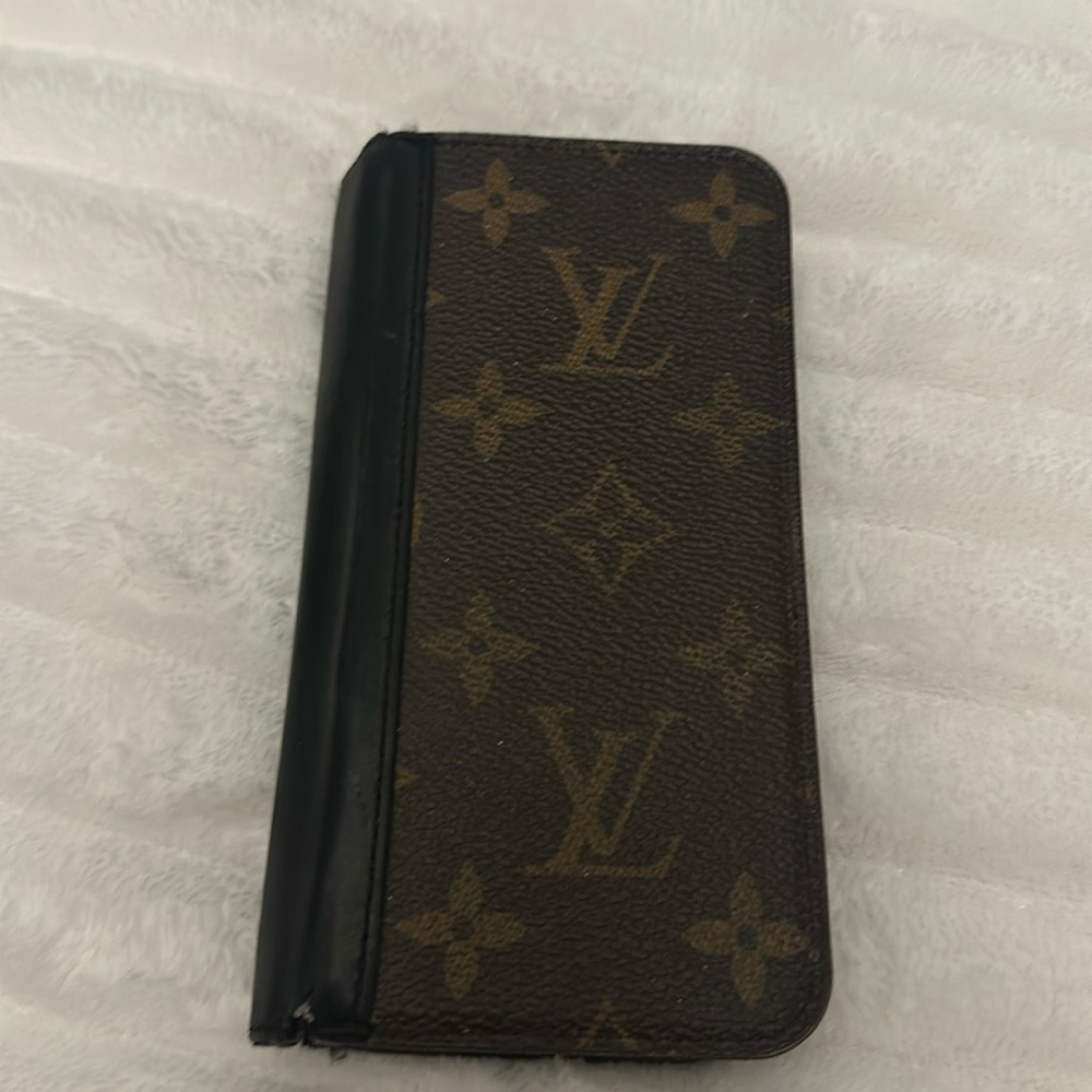 Louis Vuitton I phone X & XS case, fits single cameras..